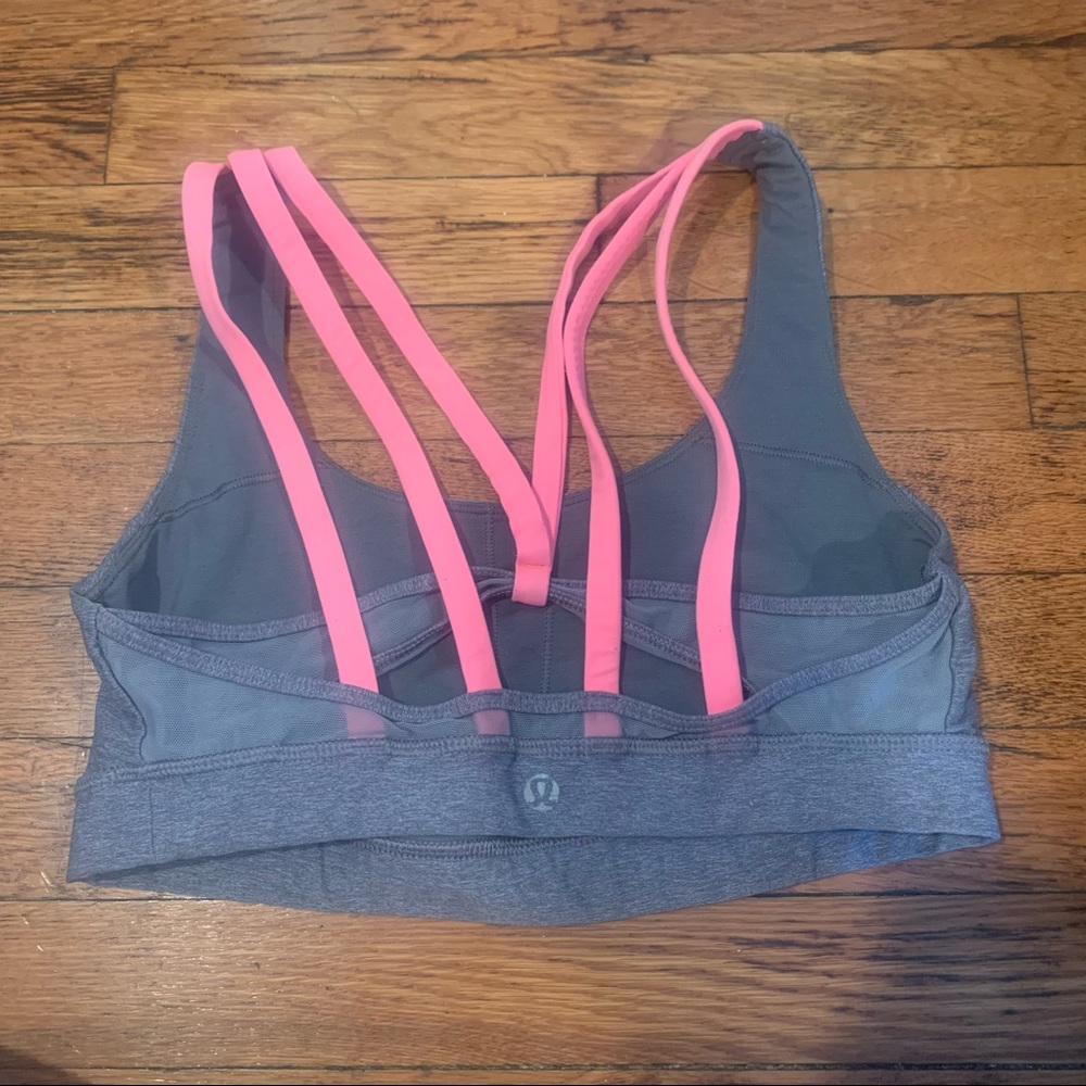 Lululemon strapping sports bra
